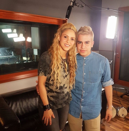www_shakirabrasil_com_0007~2.jpg