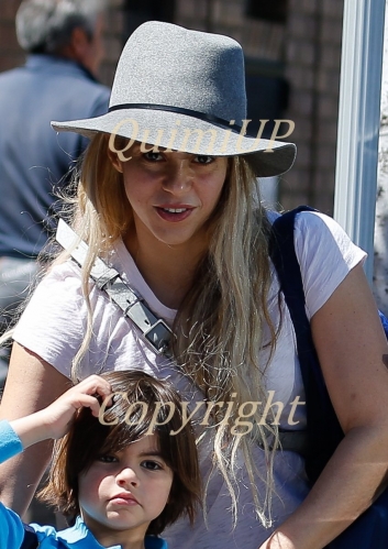 www_shakirabrasil_com_0007~9.jpg