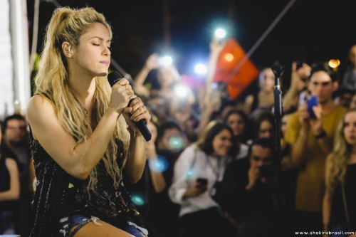 www_shakirabrasil_com_0009~13.jpg