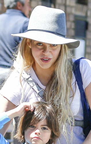 www_shakirabrasil_com_0010~6.jpg