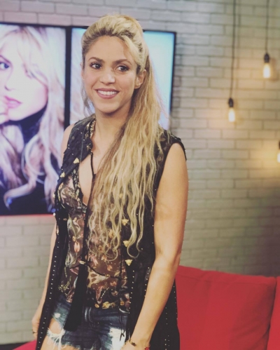 www_shakirabrasil_com_0011~7.jpg