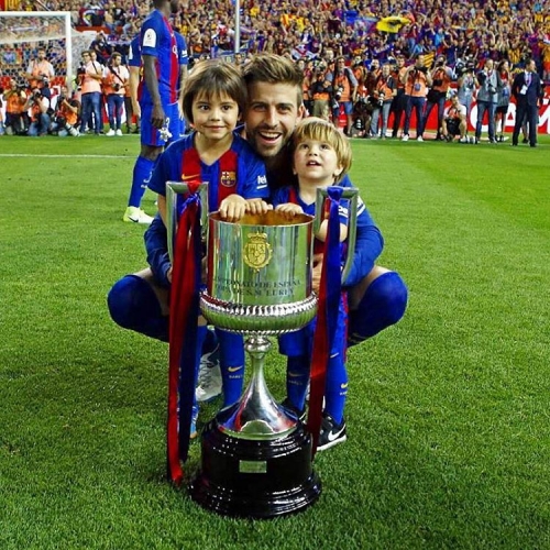 www_shakirabrasil_com_0012~9.jpg