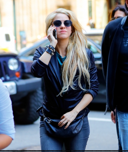 www_shakirabrasil_com_0013~3.jpg