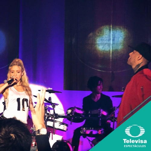 www_shakirabrasil_com_0014~5.jpg
