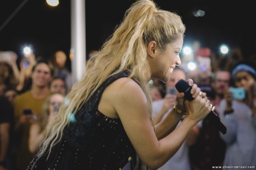 www_shakirabrasil_com_0014~8.jpg