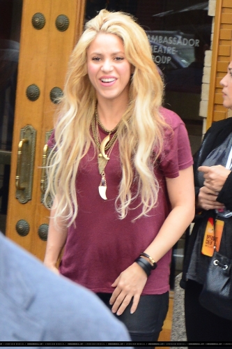 www_shakirabrasil_com_0015~2.jpg