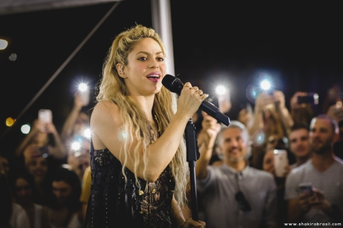 www_shakirabrasil_com_0015~8.jpg