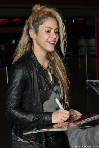 www_shakirabrasil_com_0016~7.jpg