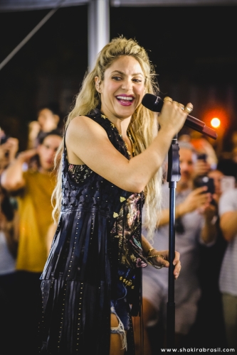 www_shakirabrasil_com_0019~3.jpg