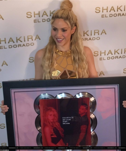 www_shakirabrasil_com_0040.jpg