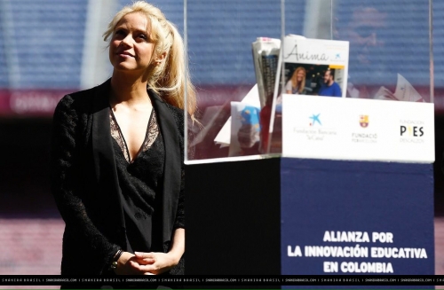 www_shakirabrasil_com_030.jpg