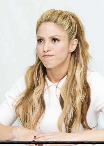 www_shakirabrasil_com_055.jpg