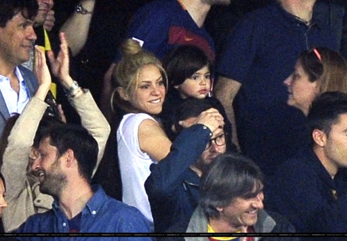 www_shakirabrasil_com_06~1.jpg