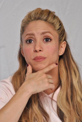 www_shakirabrasil_com_096.jpg