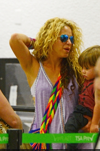 www_shakirabrasil_com_27~0.jpg