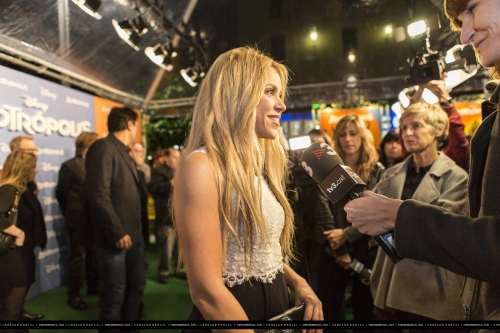 www_shakirabrasil_com_38~1.jpg