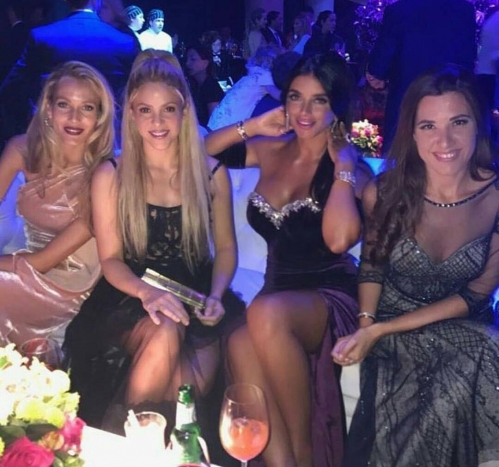 www_shakirabrasil_com~18.jpg