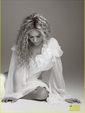 shakira-covers-latina-april-2014-04.jpg