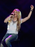 www_shakirabrasil_com00069~12.jpg