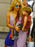 www_shakirabrasil_com_23~0.jpg