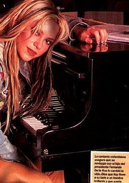 www_shakirabrasil_com00019~20.jpg