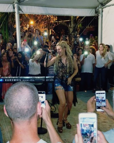 www_shakirabrasil_com_0026~2.jpg