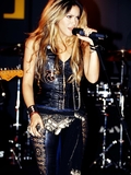 SHAKIRA_JM088291165.jpg