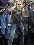 Shakira_310502_04.jpg