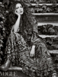 shakira-portada-vogue-vestido-estampado-blanco-y-negro.jpg